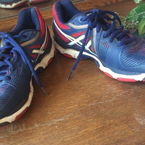 ASICS volleyball shoes size 7.5 - Picture 3 of 10